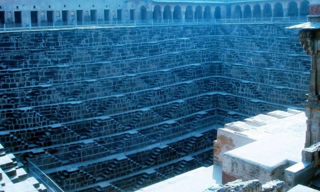 Колодец Chand Baori в Индии (26 фото)