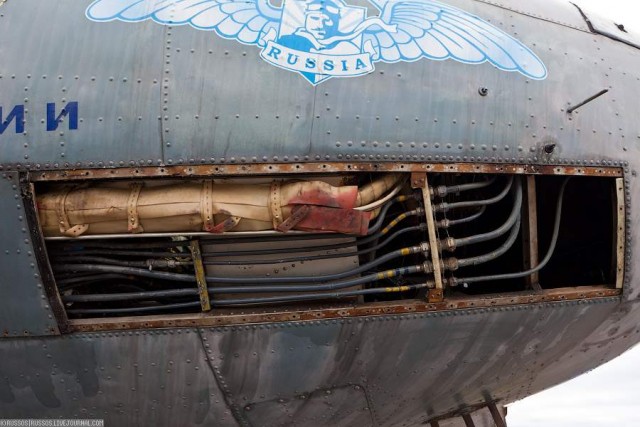 Восстановление Ил-14Т на Тушинском аэродроме