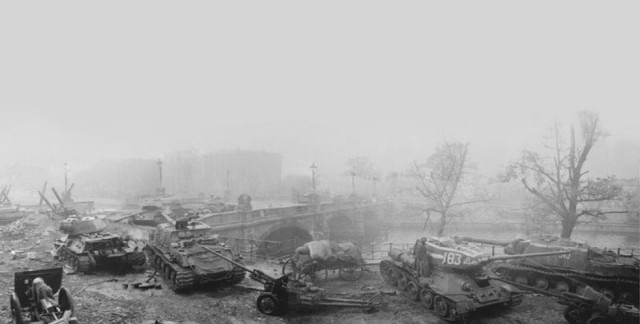 Фотографии второй мировой, многие цветные (фото)