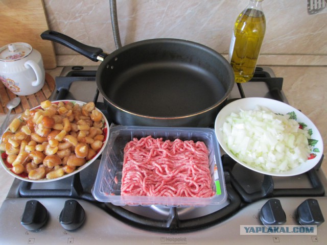 Картофельная запеканка с начинкой.