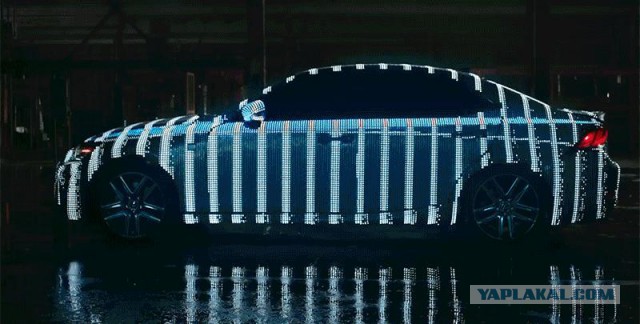 Lexus покрыла машину 42 тысячами управляемых светодиодов для музыкального клипа