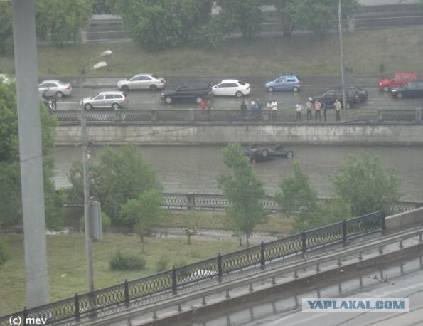 У Лефортовского моста