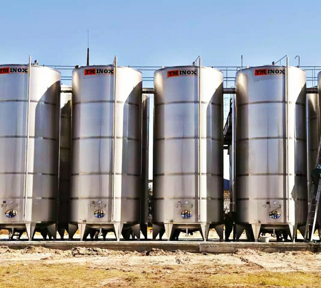 В Германии, в Нижней Саксонии уронили при перевозке большую непонятную штуку