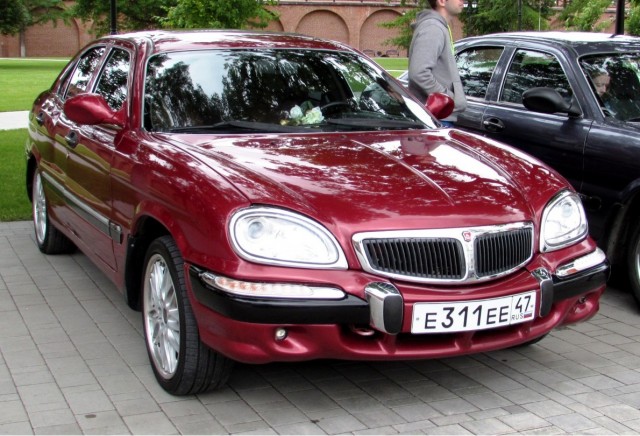 Русский миллиардер из-за санкций купил два Maybach — один на запчасти