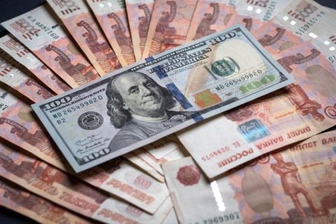 Обвал доллара до 40 рублей обернётся для России катастрофой — эксперт