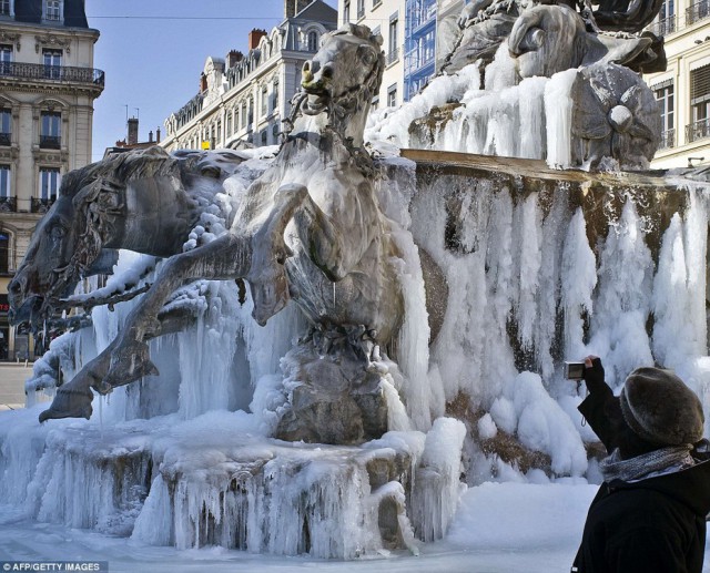 Аномальные морозы и снегопады в Европе