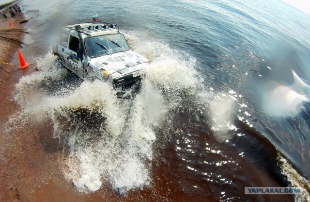 Как правильно заливать воду в машину?