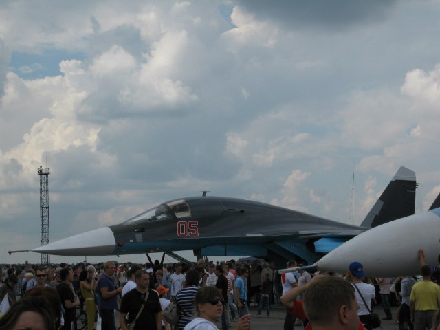 Самолет - Антонов Ан124 и Ил-76 "Волга-Днепр" Ил-76 из Лондона