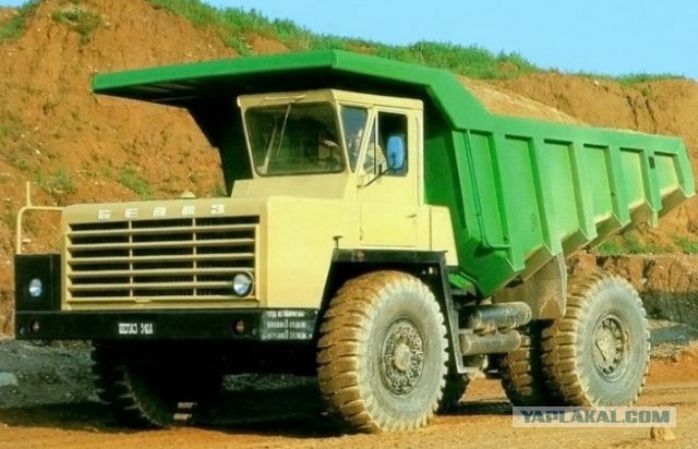 В Белоруссии испытывают 90-тонный самосвал БелАЗ с российским газотурбинным двигателем мощностью 1250 л.с.