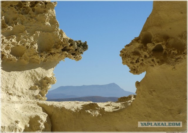Крым. Бакла. Пещерный город.