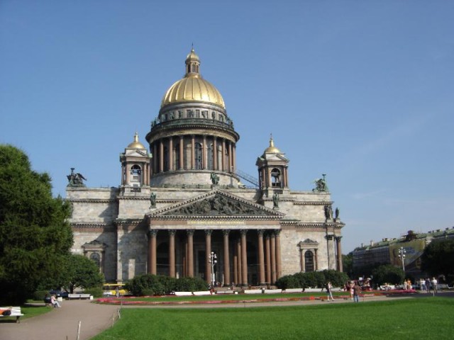 Памятники и здания. Двойники.