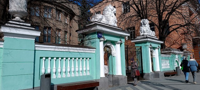 А вы знали, что в Москве можно недорого пообедать в особняке начала 20 века?