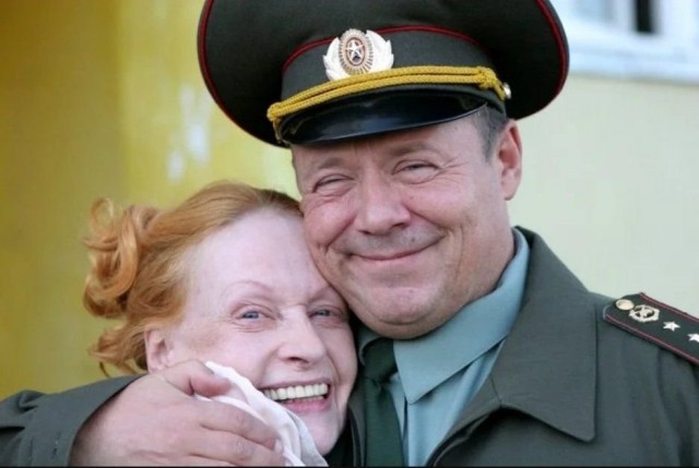 Владимир Путин присвоил звание заслуженного артиста РФ актеру театра "Ленком Марка Захарова" Алексею Маклакову