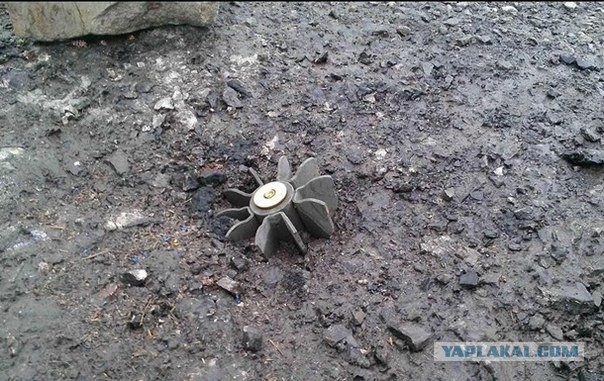 Реактивные снаряды взорвались в Ростовской области