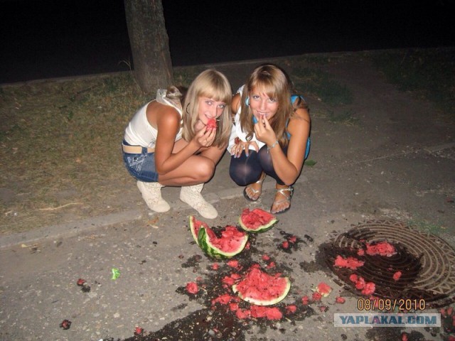 Не совсем здоровые люди из соцсетей....