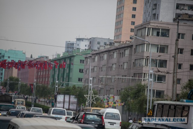 Контрабандные фотографии из Северной Кореи: Ким Чен Ын не одобряет!