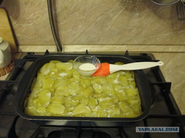 Картофельная запеканка с начинкой.