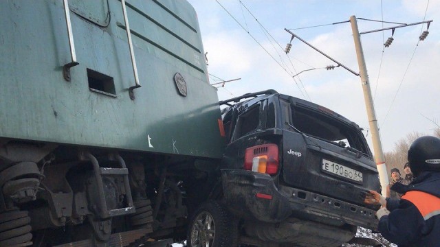 "РЖД" выплатит полмиллиона жительнице Саратова за смерть двух дочерей в ДТП