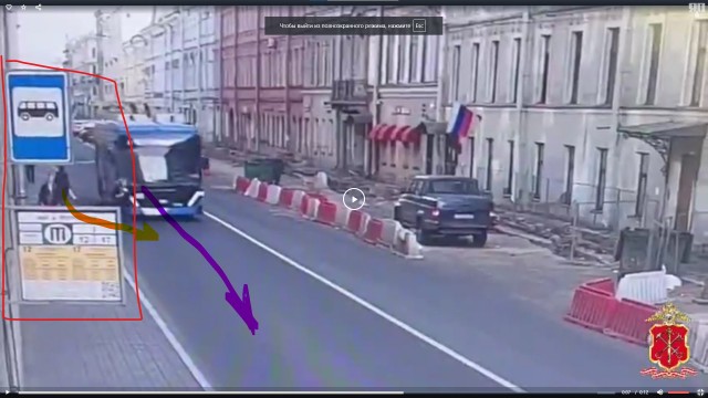 Троллейбус насмерть сбил пешехода в центре Петербурга