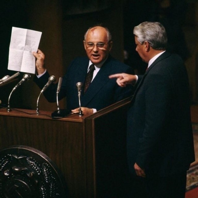 4 декабря 1991. Горбачев 25 декабря 1991. Горбачев 26 декабря 1991. Выступление Горбачева 25 декабря 1991 года. Кремль 25 декабря 1991.