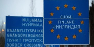 Чемоданы в очередь: автопробег и флешмоб против «бессрочного локдауна»