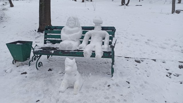 Снеговики с усами
