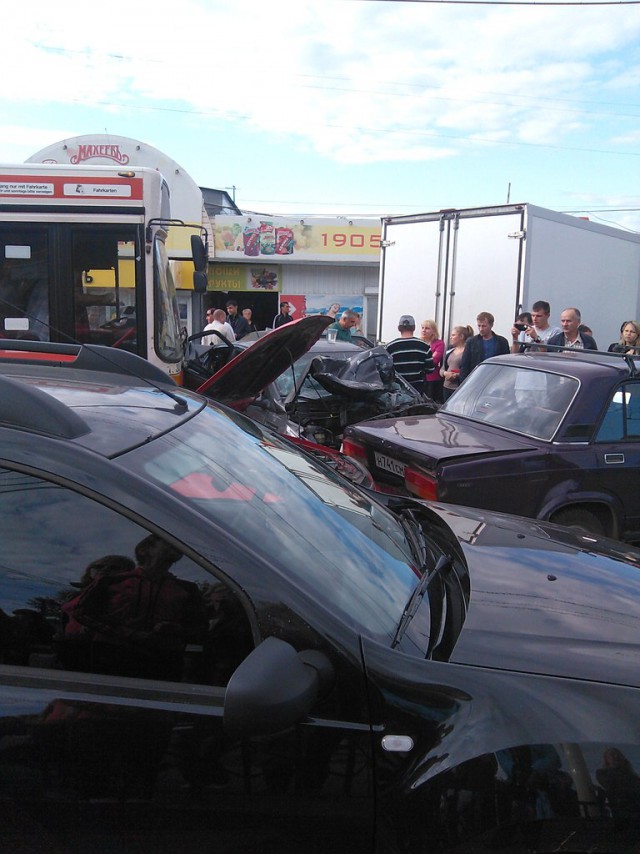 В Перми бешеный автобус протаранил около 15 машин