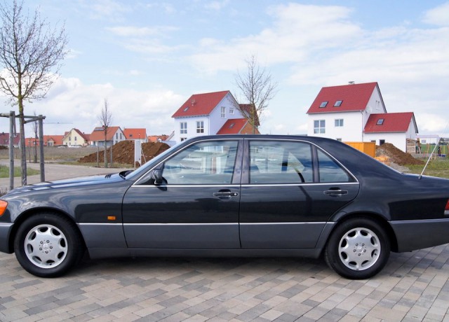 Капсула времени: Mercedes-Benz S 500 1993 года с пробегом 1958 км