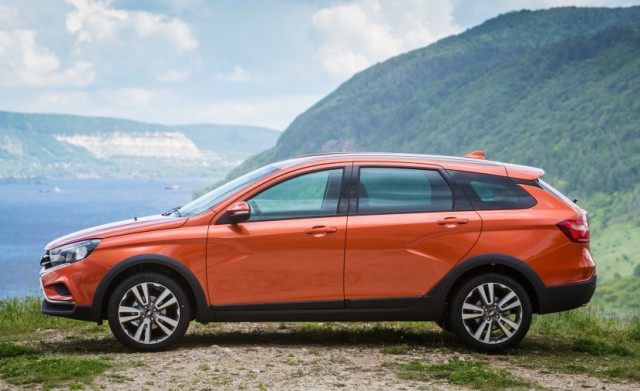 LADA Vesta SW Cross: интерьер представлен официально