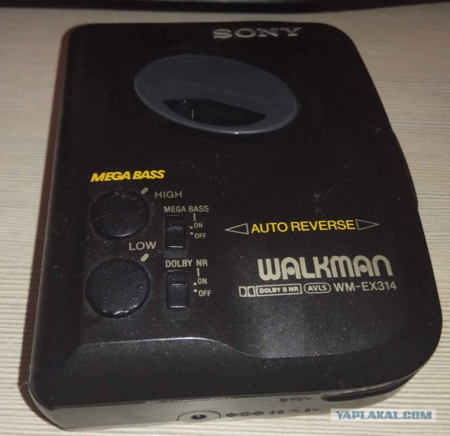 Новый «кассетник» Sony Walkman появился в России.