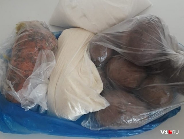 СПб Купчино. Продуктовый набор школьникам из многодетных семей.