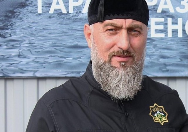 Депутат Госдумы Адам Делимханов: мы будем вас преследовать, пока не отрежем ваши головы и не убьем вас