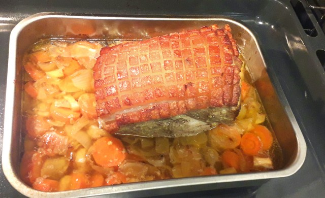 Cвинина запечённая с хрустящей корочкой (Krustenbraten)