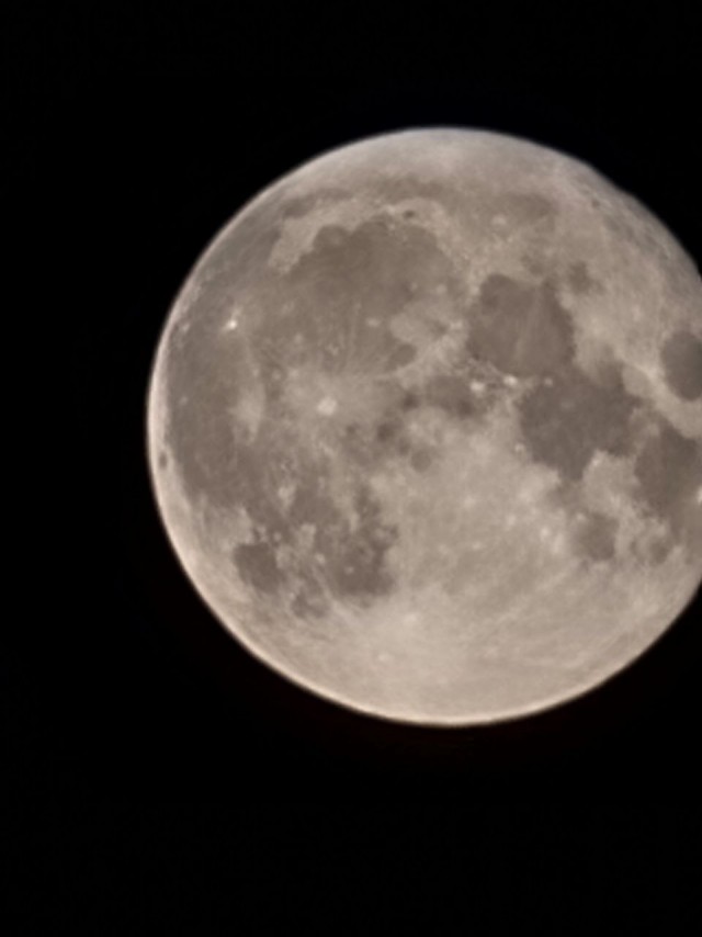NASA опубликовало детализированные фотографии Луны, сделанные космическим кораблем Orion
