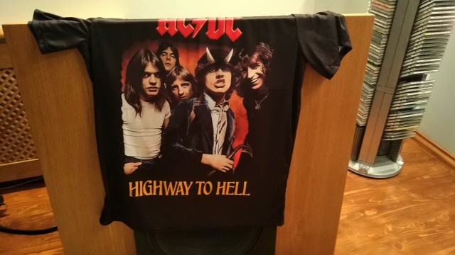 Музыка и музыканты: AC/DC-подробная история
