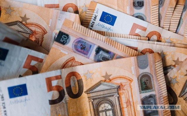 В 2025 году минимальная зарплата  в Эстонии вырастет до 886 евро.