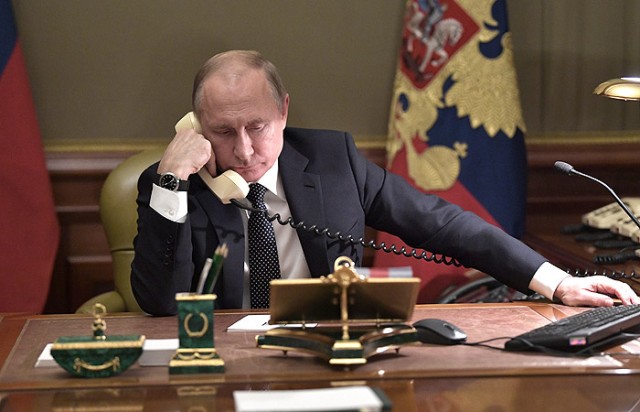 Продолжается телефонный разговор Путина и Трампа