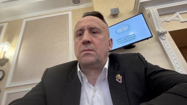 Отключать интернет по ночам ради повышения рождаемости предложили в России