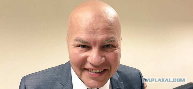 Оля! Вызывай наряд! Вызывай полицию!