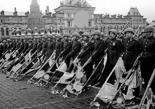 Жителя Архангельска осудили за знаменитую фотографию с парада Победы 1945 года