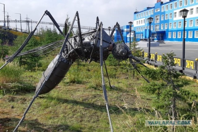 Памятники, способные удивить любого