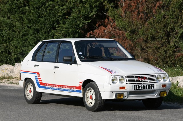 Group B. Красивых автофото пост