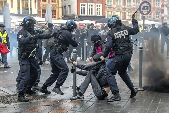 Санду опять "геть"!