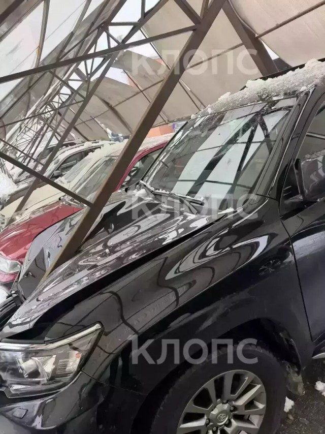 Не хочешь чистить авто от снега и льда? Ставь на крытую парковку!
