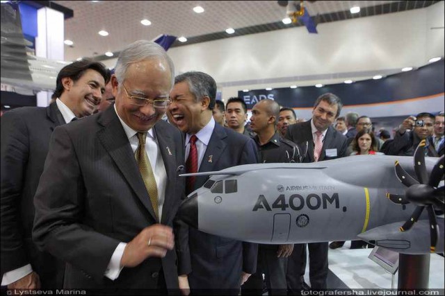 Авиационное шоу в Малайзии  ЛИМА-2011