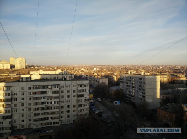 Жители Владивостока утопают в снегу