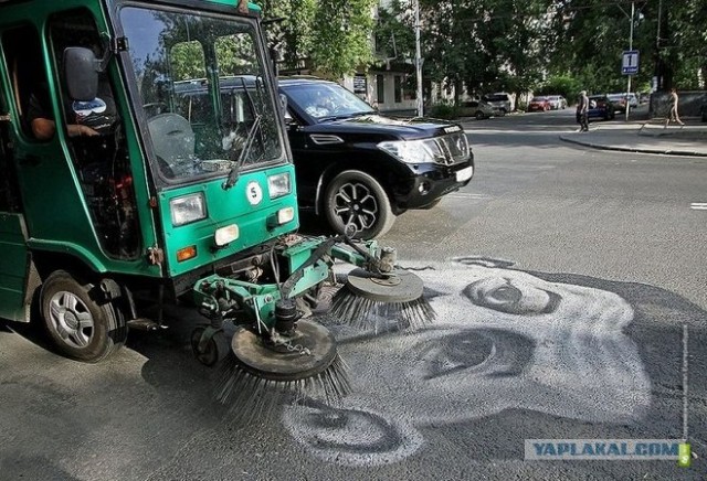 На дорогах Екатеринбурга появились карикатуры