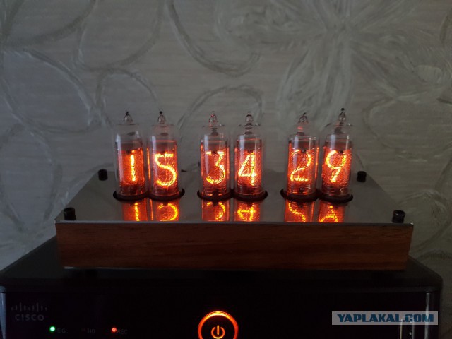 Очередные часы на советских индикаторах Nixie Clock