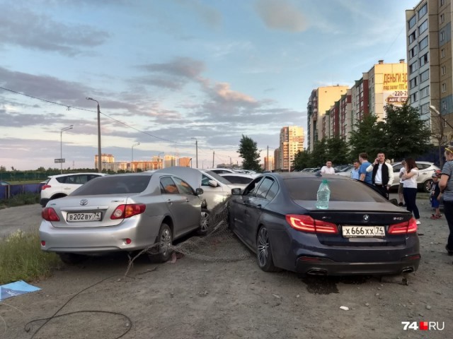 BMW головного мозга: мужик на BMW с номерами 666 разгромивший парковку, был пьян и без водительских прав