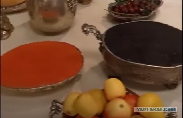 Что делает мужчина перед свиданием с любовницей?